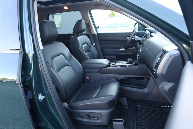 Nissan Pathfinder Vehicle Image 31
