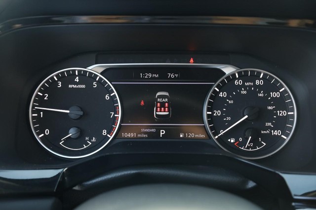 Nissan Pathfinder Vehicle Image 12