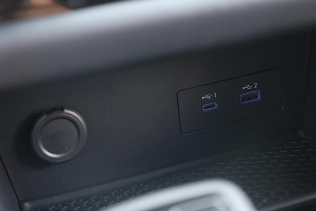Nissan Pathfinder Vehicle Image 16