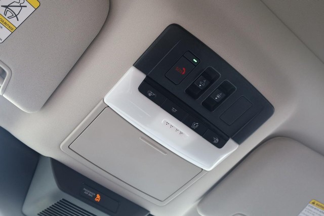 Nissan Pathfinder Vehicle Image 18