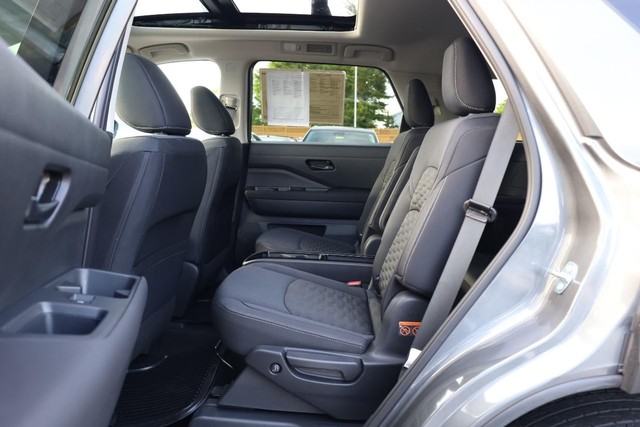 Nissan Pathfinder Vehicle Image 22
