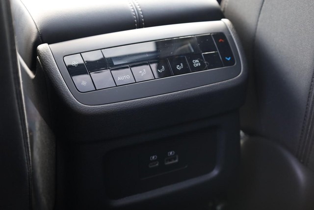 Nissan Pathfinder Vehicle Image 23