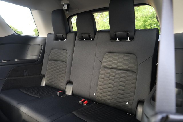 Nissan Pathfinder Vehicle Image 26