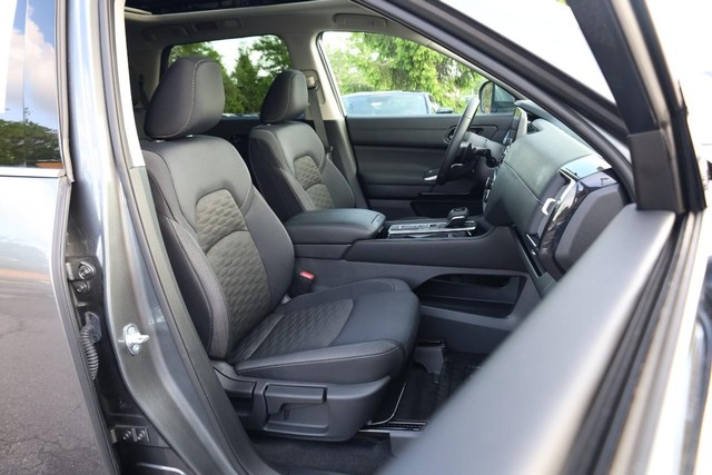 Nissan Pathfinder Vehicle Image 30