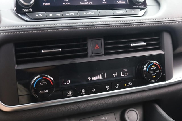 2025 Nissan Rogue SV - Photo 13