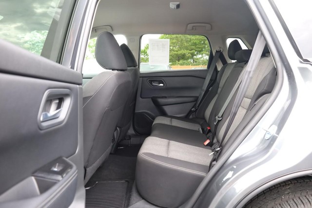 2025 Nissan Rogue SV - Photo 20