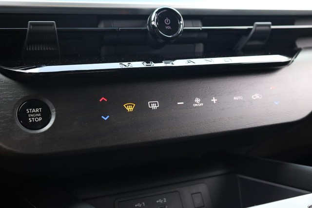 Nissan Murano Vehicle Image 17