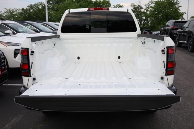 Nissan Frontier Vehicle Image 07