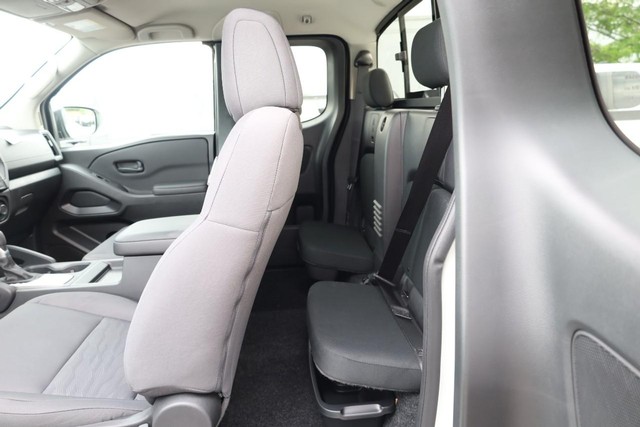 Nissan Frontier Vehicle Image 20