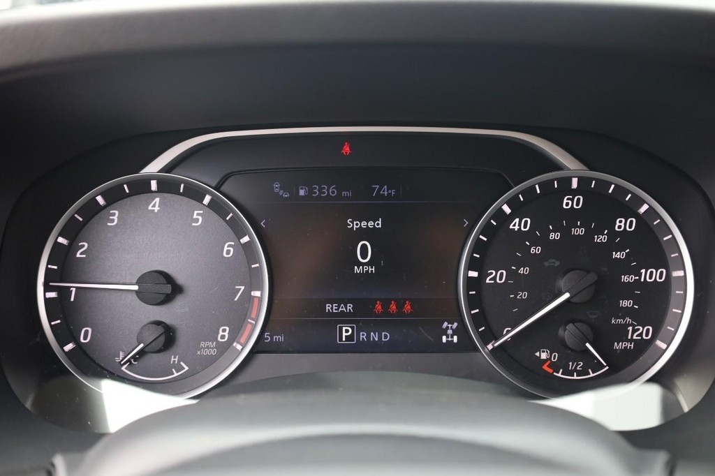 Nissan Frontier Vehicle Image 10