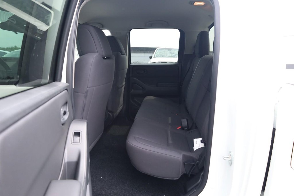 Nissan Frontier Vehicle Image 21
