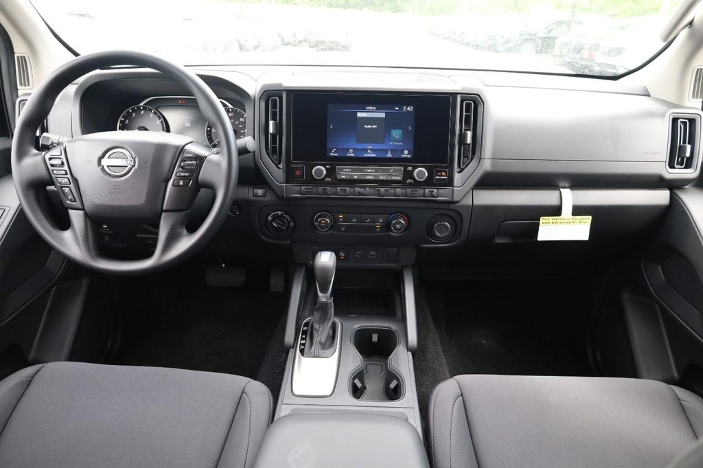 Nissan Frontier Vehicle Image 22