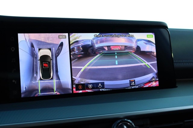 Nissan Murano Vehicle Image 16