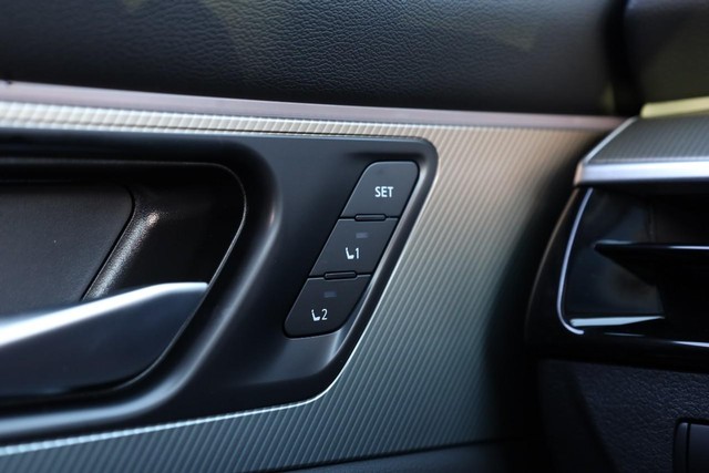 Nissan Murano Vehicle Image 23
