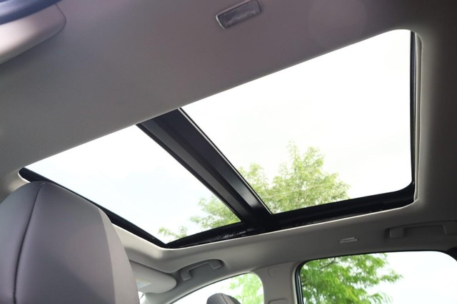 Nissan Murano Vehicle Image 10