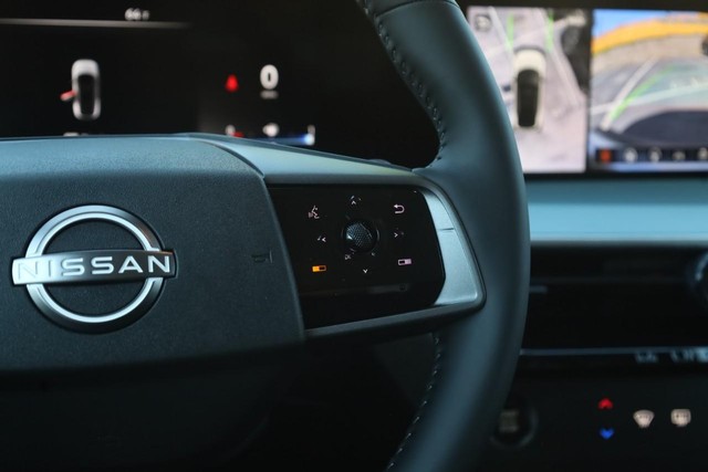 Nissan Murano Vehicle Image 09