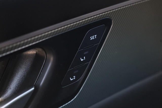 Nissan Murano Vehicle Image 12