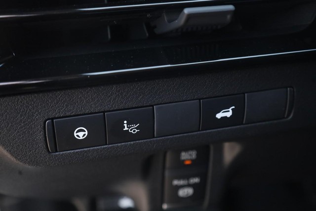 Nissan Murano Vehicle Image 13