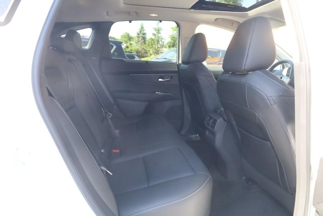 Nissan Murano Vehicle Image 22