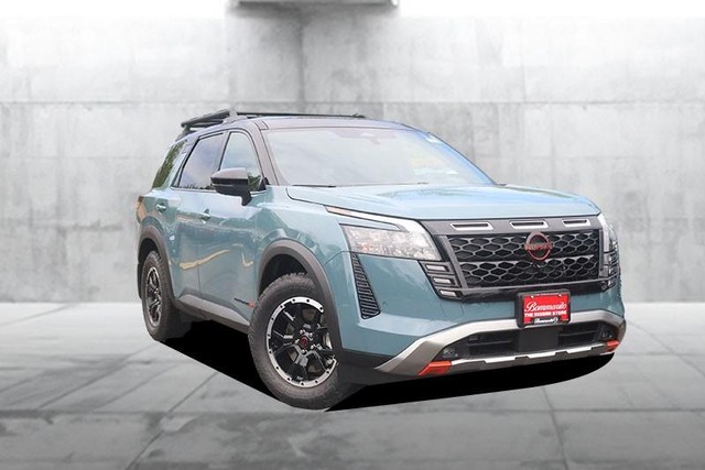 Nissan Pathfinder Vehicle Image 02