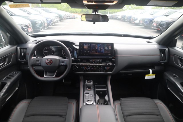 Nissan Pathfinder Vehicle Image 07