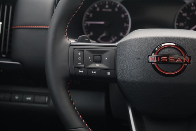Nissan Pathfinder Vehicle Image 10