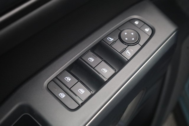Nissan Pathfinder Vehicle Image 11