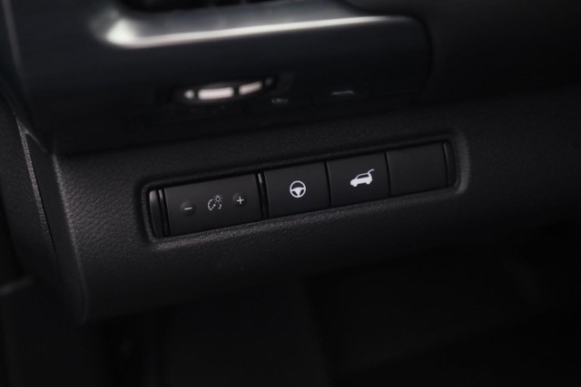 Nissan Pathfinder Vehicle Image 12