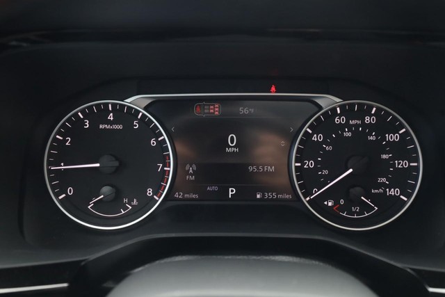 Nissan Pathfinder Vehicle Image 13