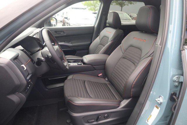 Nissan Pathfinder Vehicle Image 20