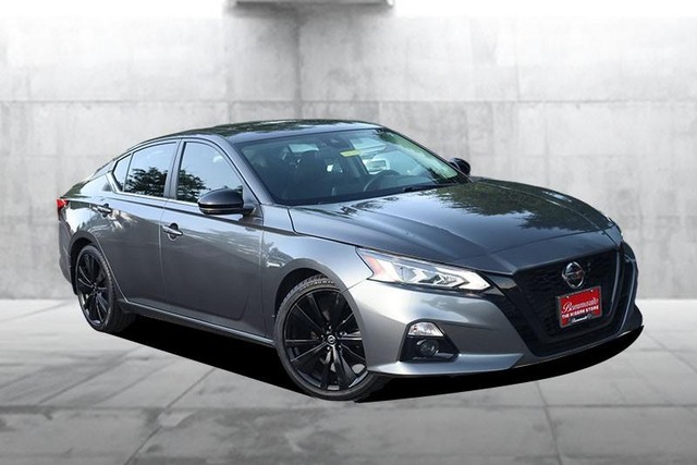 Nissan Altima Vehicle Image 02