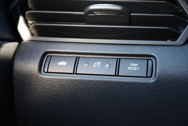Nissan Altima Vehicle Image 19