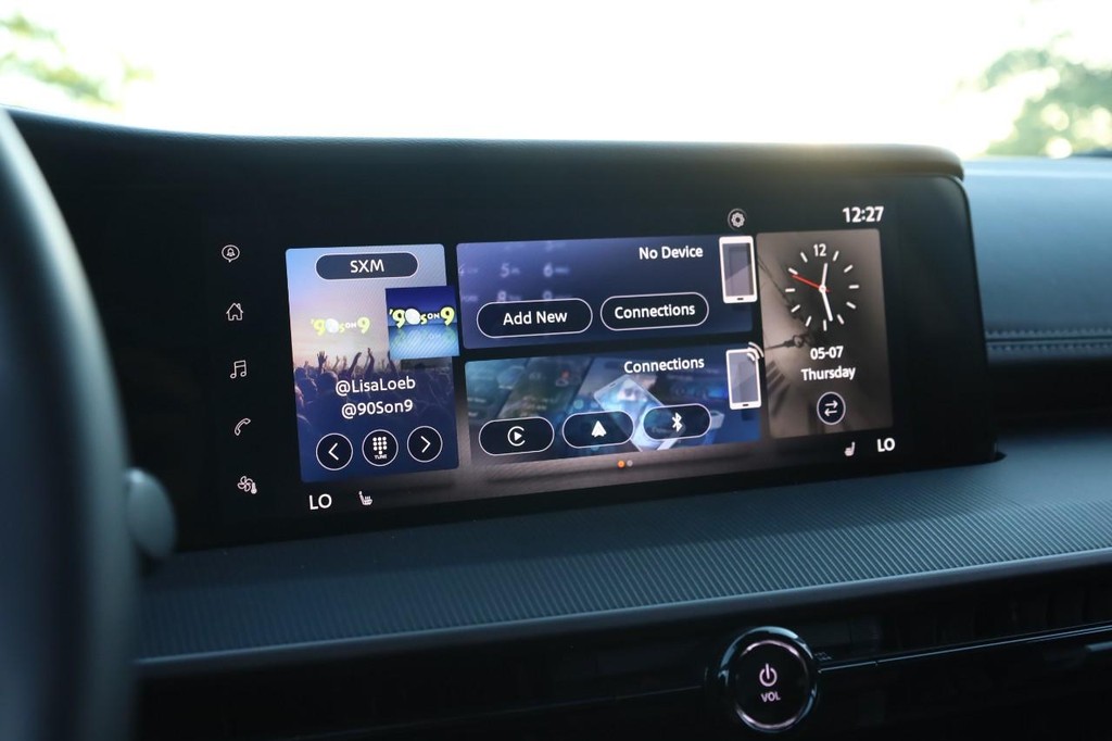 Nissan Murano Vehicle Image 11