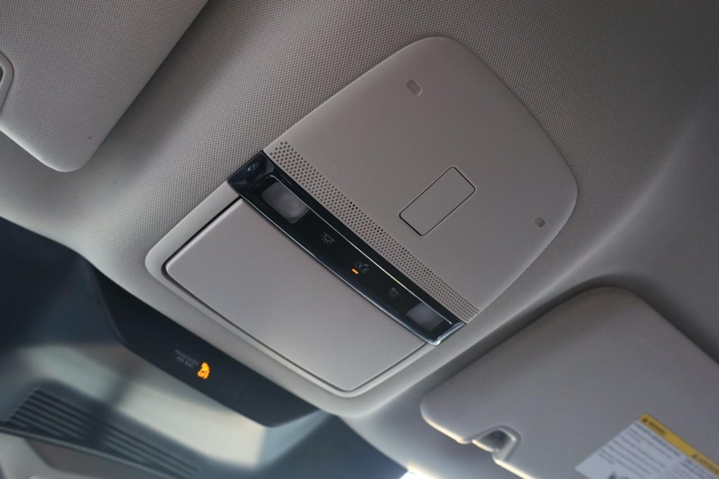 Nissan Murano Vehicle Image 17