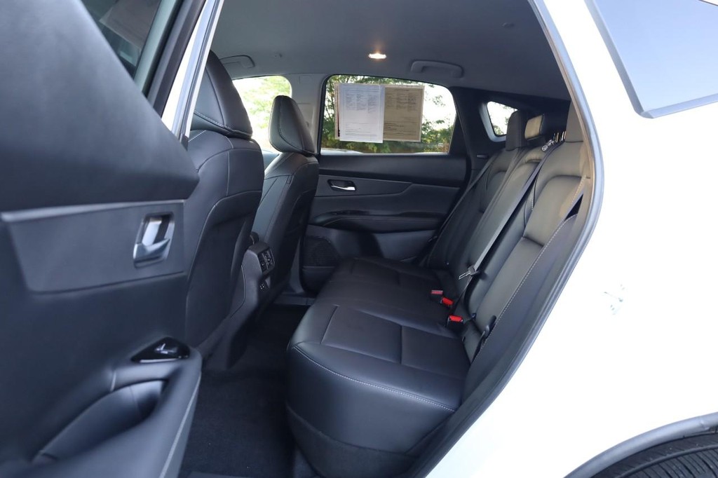 Nissan Murano Vehicle Image 21