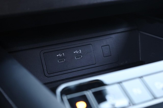 Nissan Murano Vehicle Image 15