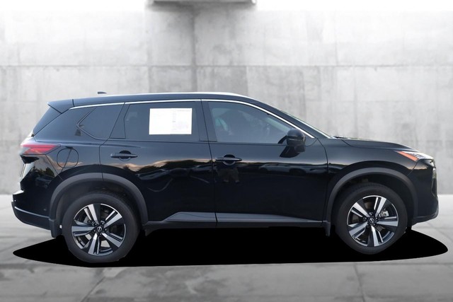 Nissan Rogue Vehicle Image 05