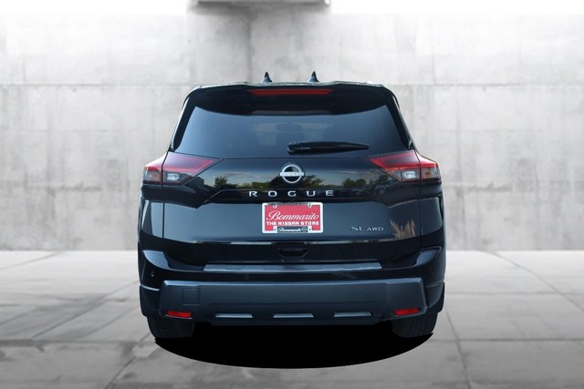 Nissan Rogue Vehicle Image 06
