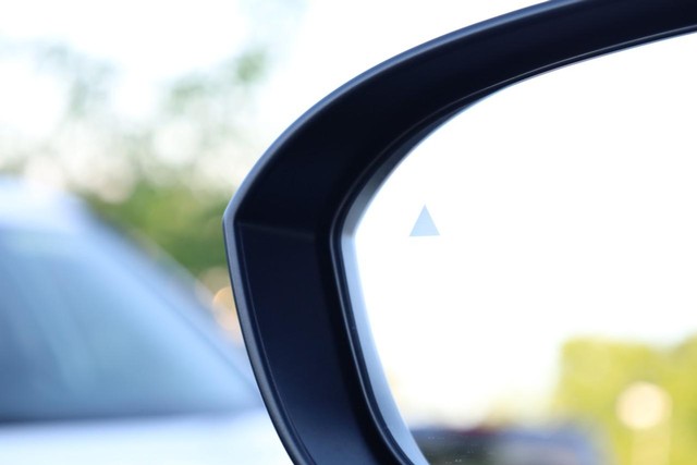 Nissan Rogue Vehicle Image 23
