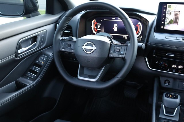 Nissan Rogue Vehicle Image 28