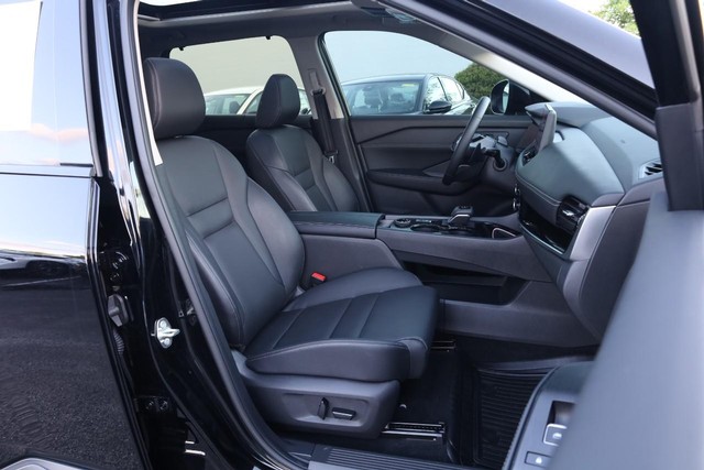 Nissan Rogue Vehicle Image 29