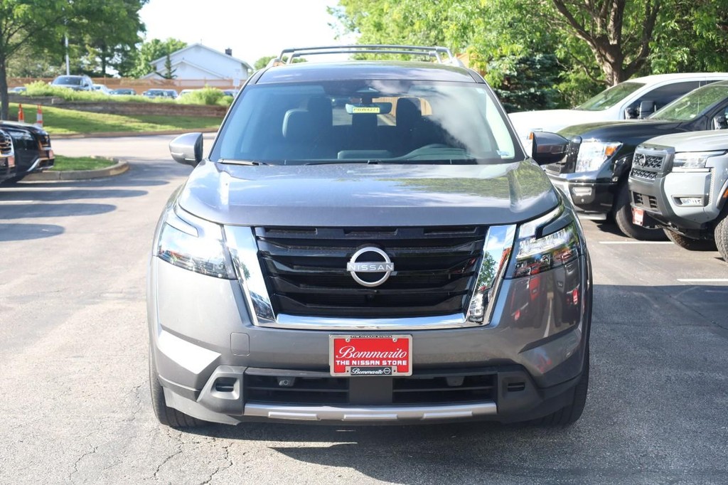 Nissan Pathfinder Vehicle Image 04