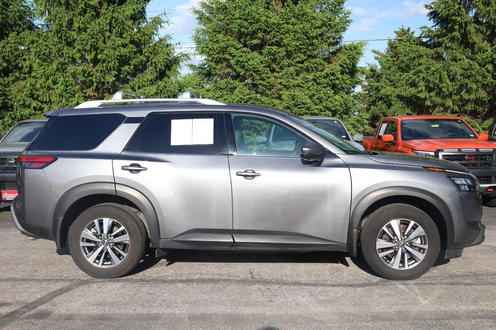 Nissan Pathfinder Vehicle Image 05