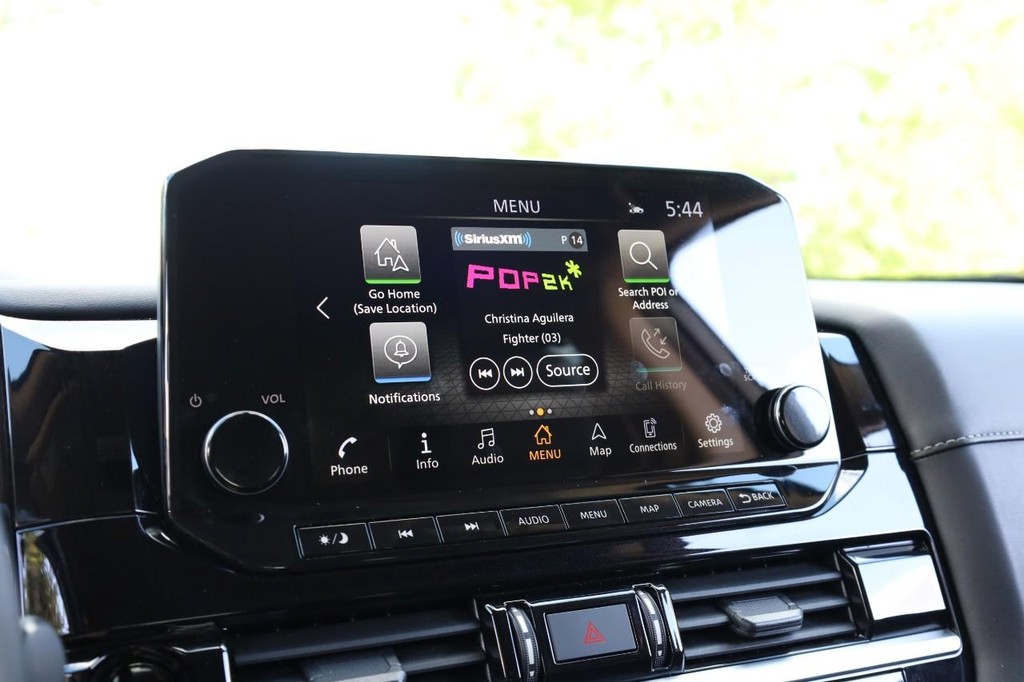 Nissan Pathfinder Vehicle Image 13