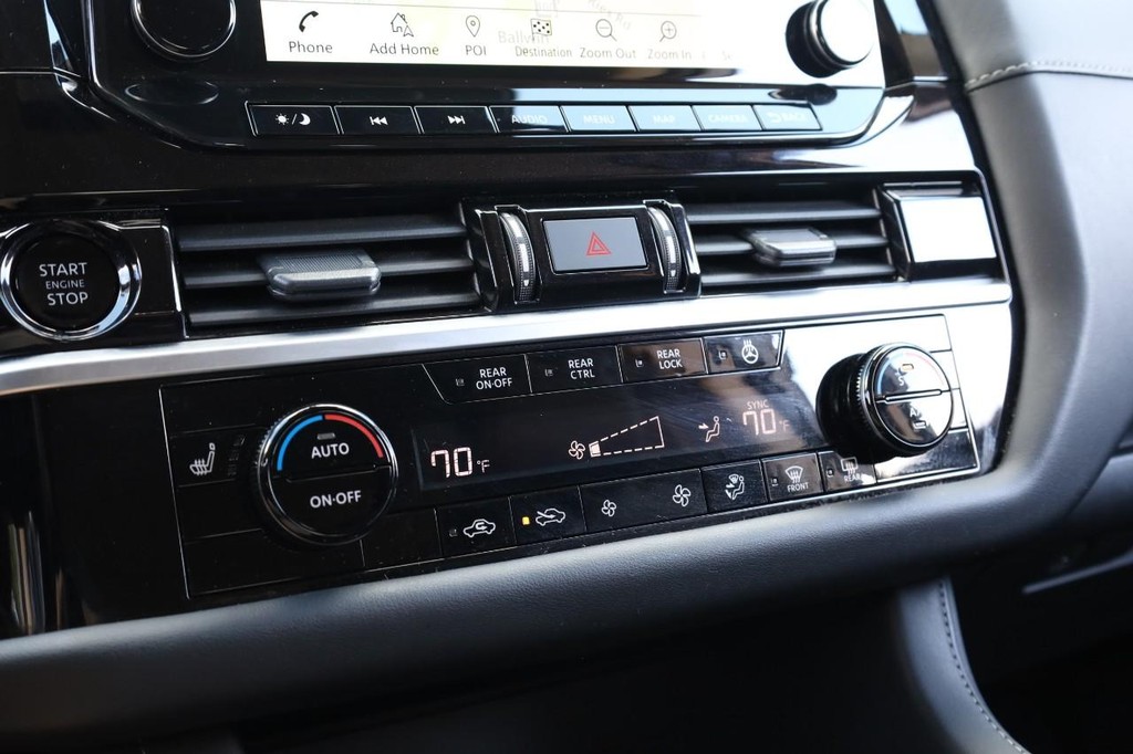 Nissan Pathfinder Vehicle Image 16