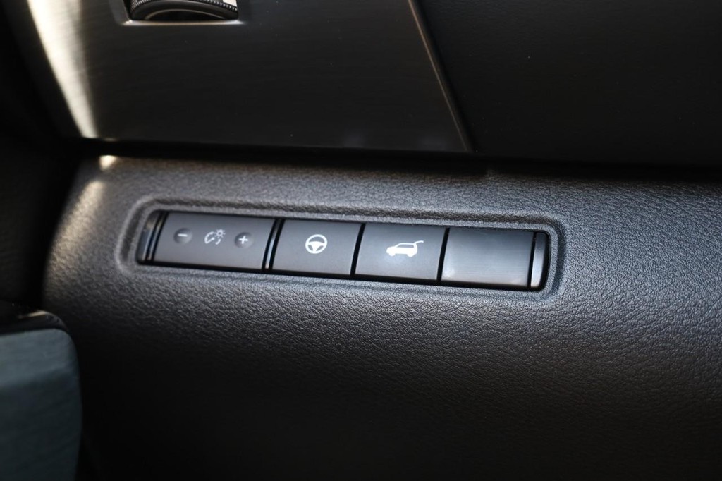 Nissan Pathfinder Vehicle Image 21