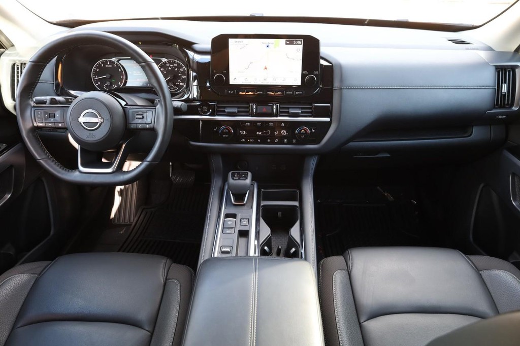 Nissan Pathfinder Vehicle Image 26