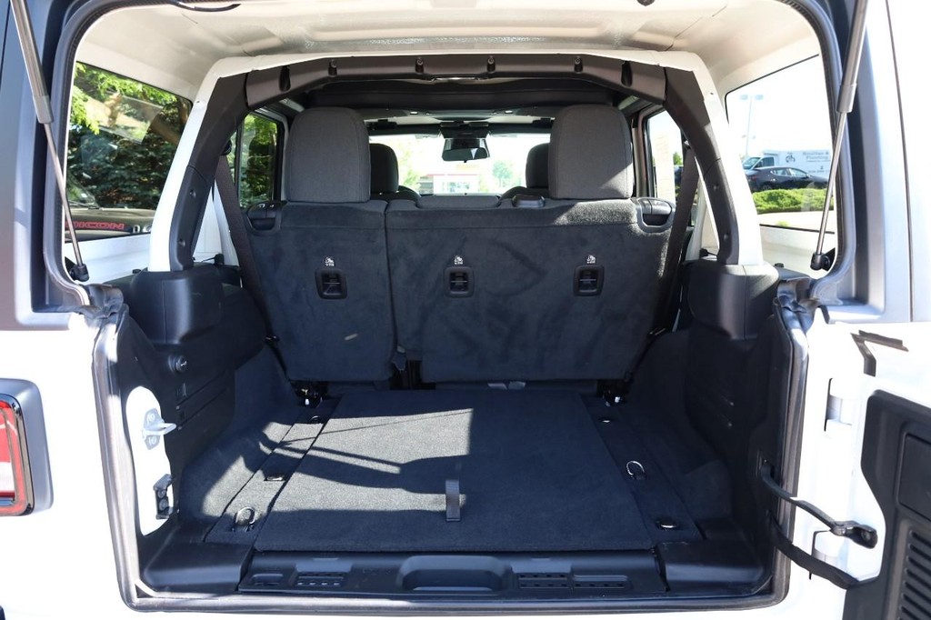 Jeep Wrangler Vehicle Image 07