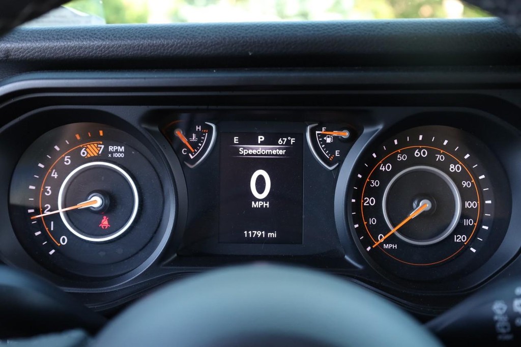 Jeep Wrangler Vehicle Image 10