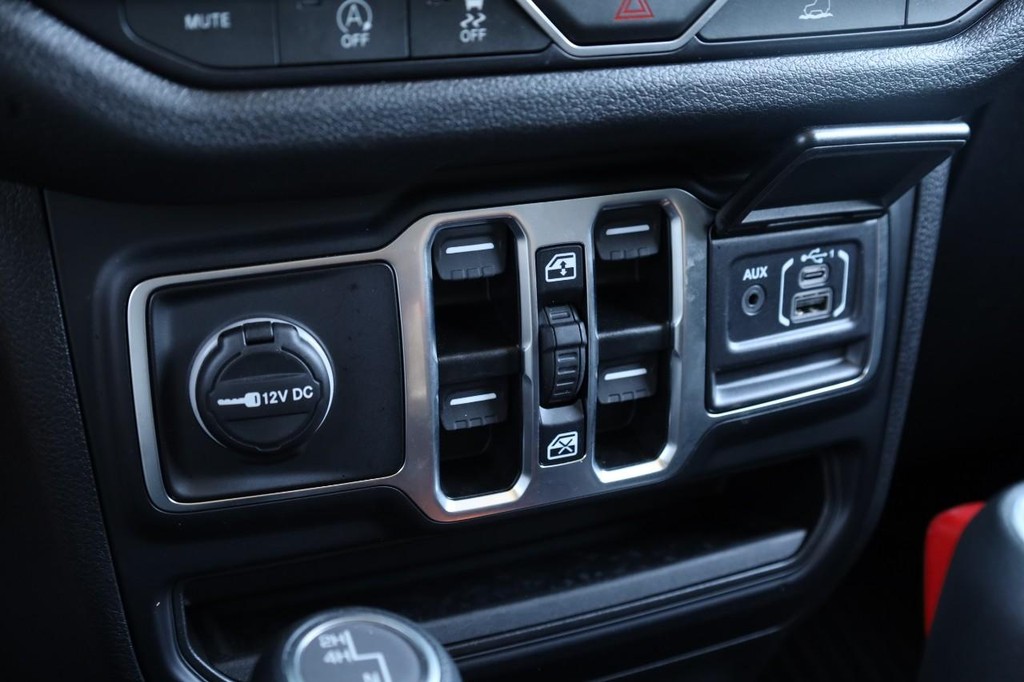 Jeep Wrangler Vehicle Image 14